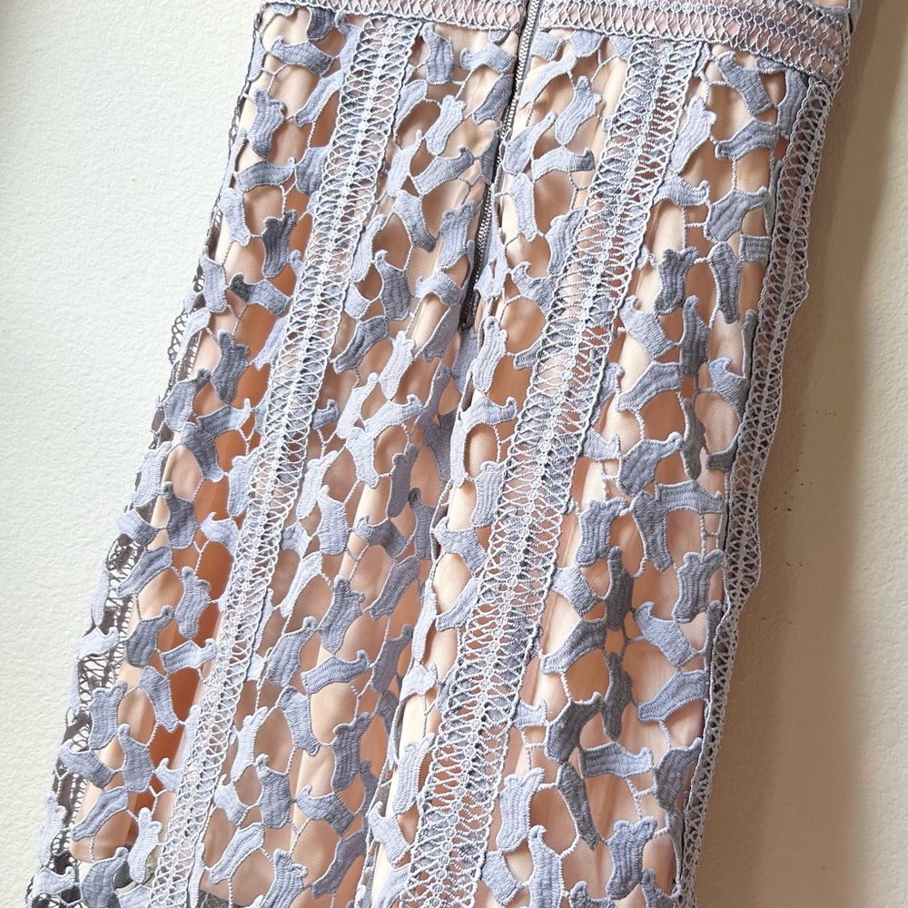 Elliatt Tingle Floral Crochet Lace Overlay Midi Dress Lilac Grey Purple Nude M - Picture 11 of 16